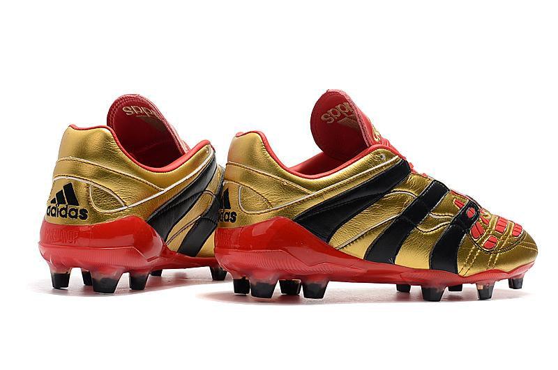 Chuteira Adidas Predator Accelerator Campo