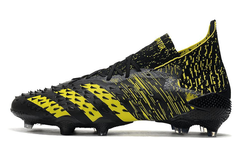 Chuteira adidas Predator Freak .1 Campo