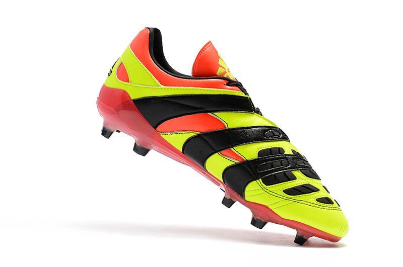 Chuteira Adidas Predator Accelerator Campo