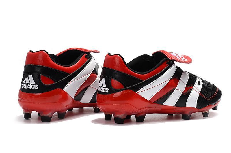 Chuteira Adidas Predator Accelerator Campo