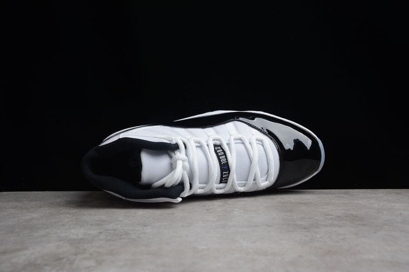 Air Jordan 11 Concord