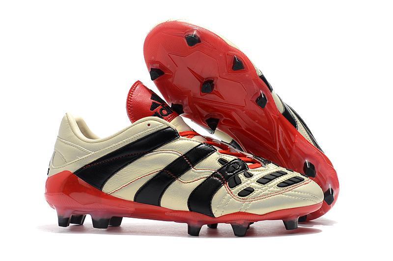 Chuteira Adidas Predator Accelerator Campo