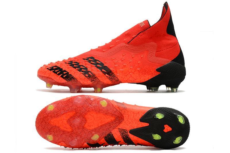 Chuteira adidas Predator Freak+ Campo