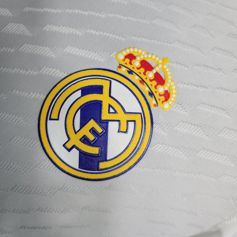 Camisa Real Madrid Titular 23/24 - Adidas Versão Jogador Masculina - Patchs Campeão Mundial