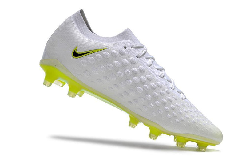 Chuteira Nike Phantom Ultra Venom Campo