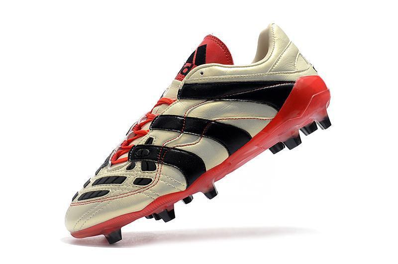 Chuteira Adidas Predator Accelerator Campo