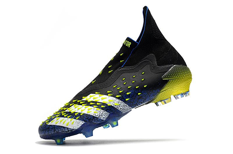 Chuteira adidas Predator Freak+ Campo