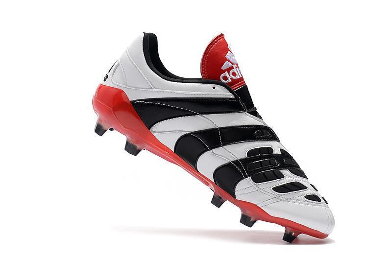 Chuteira Adidas Predator Accelerator Campo