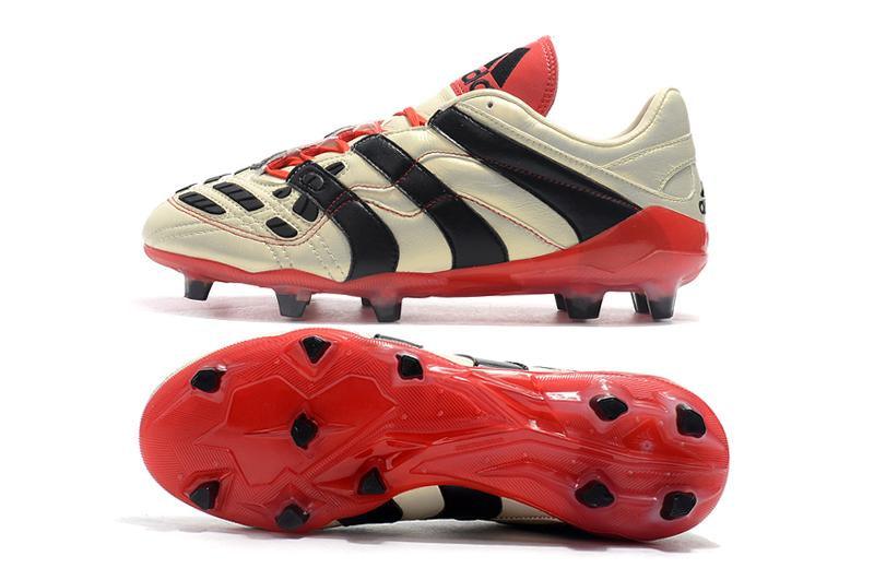 Chuteira Adidas Predator Accelerator Campo