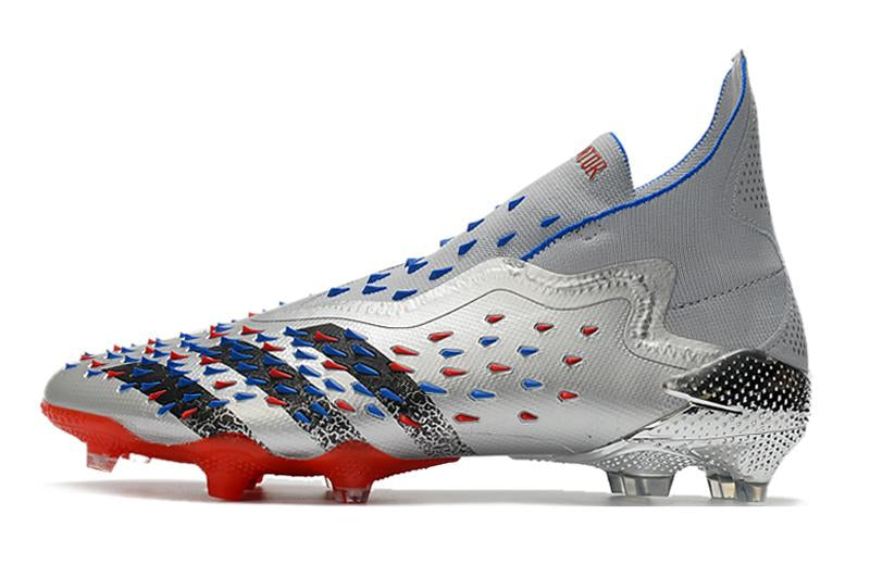 Chuteira adidas Predator Freak+ Campo