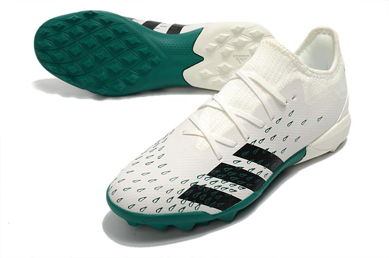 Chuteira adidas Predator Freak .3 Society