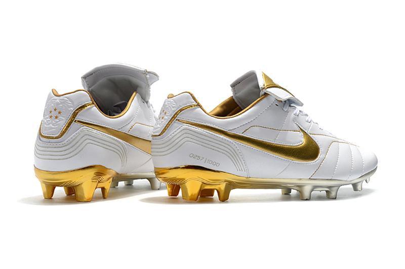 Chuteira Nike Tiempo Legend 7 R10 Elite Campo