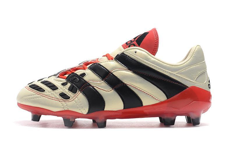 Chuteira Adidas Predator Accelerator Campo