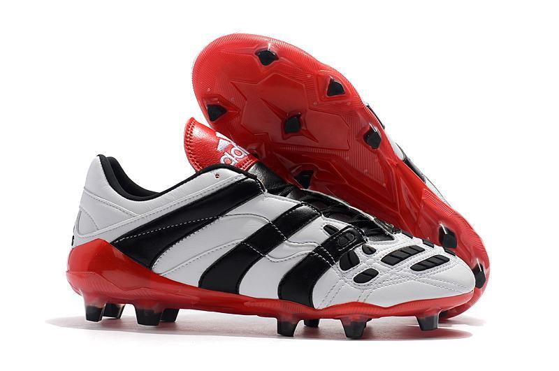 Chuteira Adidas Predator Accelerator Campo