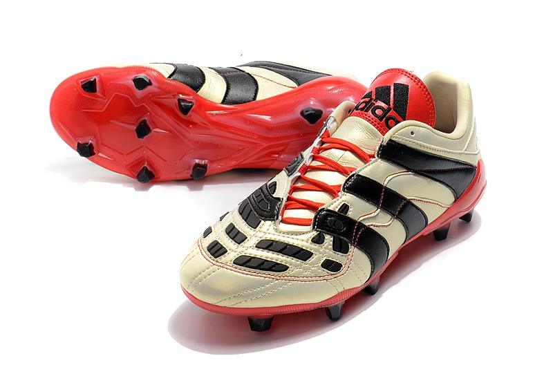 Chuteira Adidas Predator Accelerator Campo