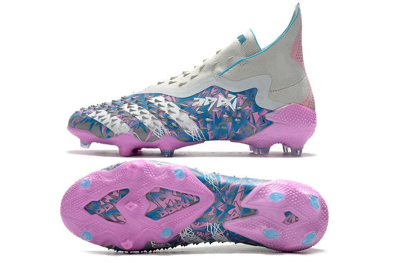 Chuteira adidas Predator Freak+ Campo