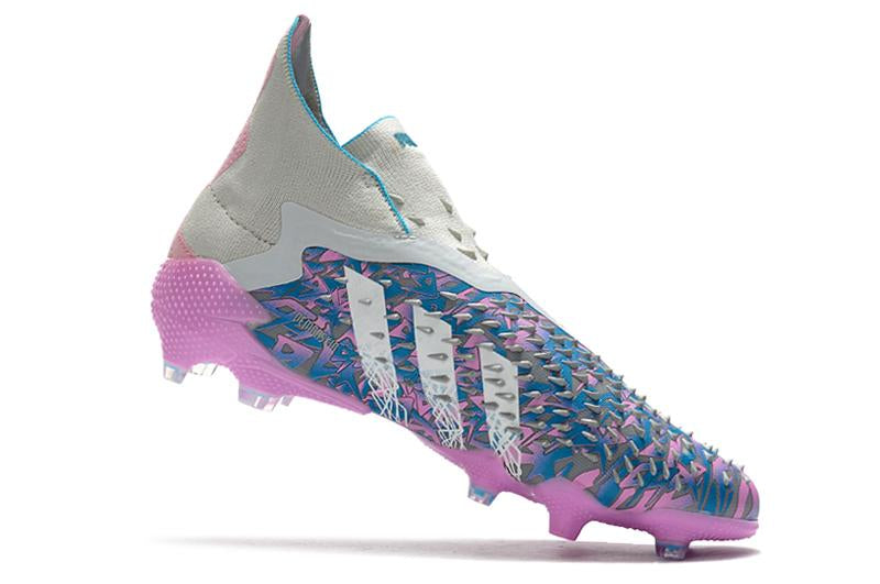 Chuteira adidas Predator Freak+ Campo