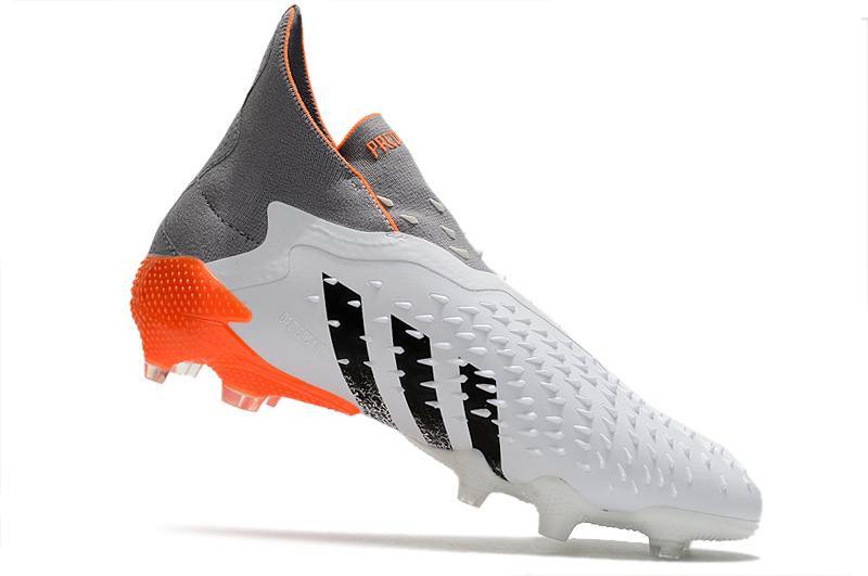 Chuteira adidas Predator Freak+ Campo