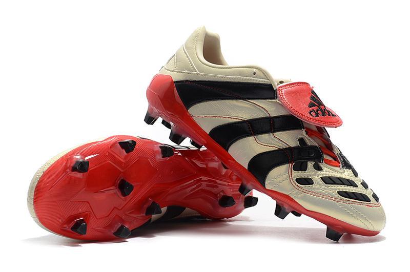 Chuteira Adidas Predator Accelerator Campo