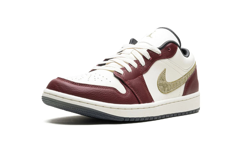 Tênis Air Jordan 1 Low Feminino "Year of the Dragon" Bordô