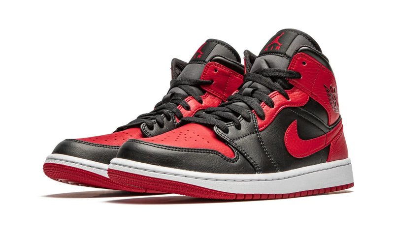 Tênis Air Jordan 1 Mid "Banned" Vermelho / Preto