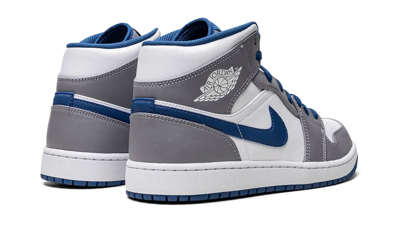 Tênis Air Jordan 1 Mid Masculino "True Blue" Cinza / Azul