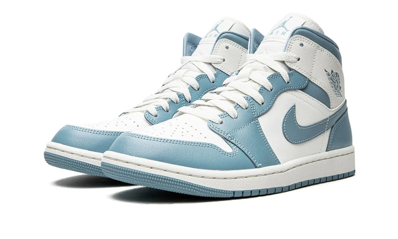 Tênis Air Jordan 1 Mid "UNC" Azul / Branco