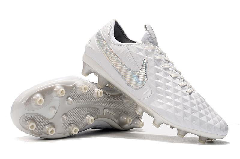 Chuteira Nike Tiempo Legend 8 Elite Campo