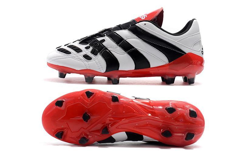 Chuteira Adidas Predator Accelerator Campo