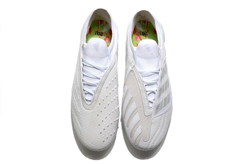 Chuteira Adidas Predator Archive Campo