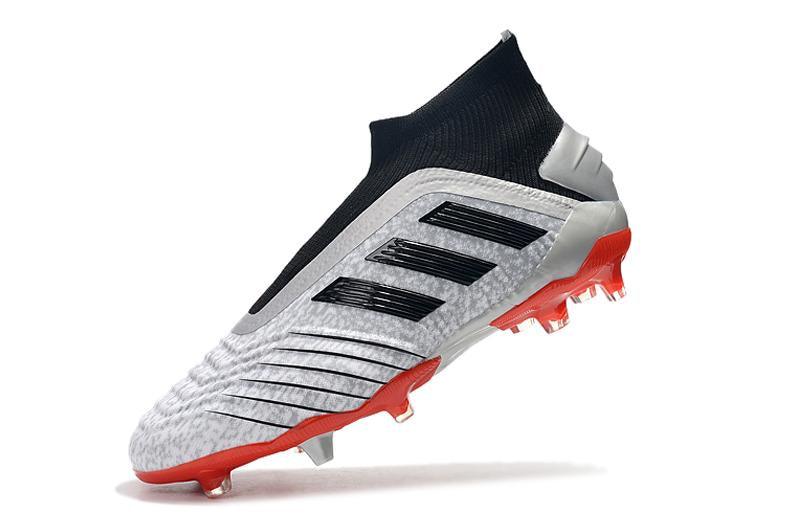 Chuteira adidas Predator 19 Campo