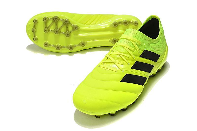 Chuteira Adidas Copa 19.1 Campo