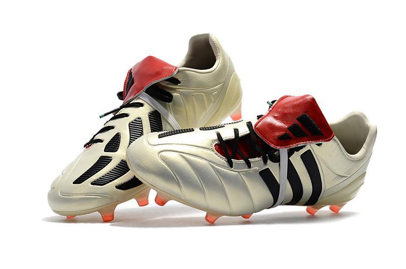 Chuteira Adidas Predator Mania Champagne Campo