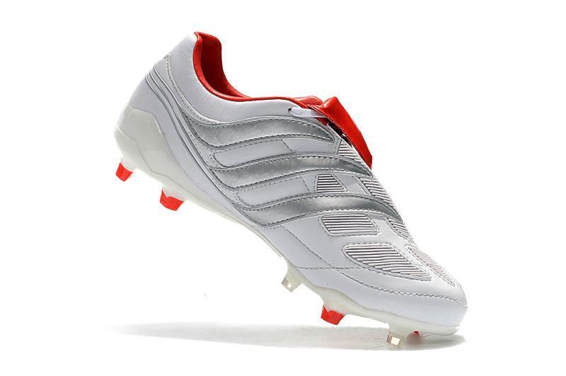 Chuteira Adidas Predator Precision Campo