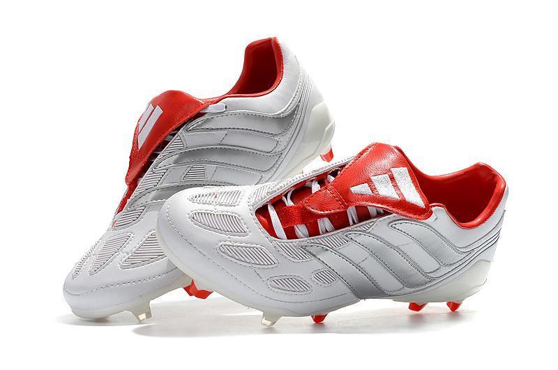 Chuteira Adidas Predator Precision Campo