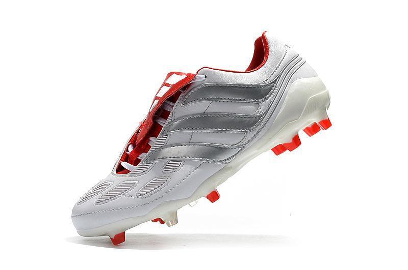 Chuteira Adidas Predator Precision Campo