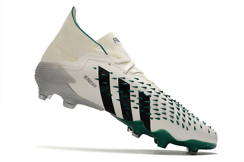 Chuteira adidas Predator Freak .1 Campo