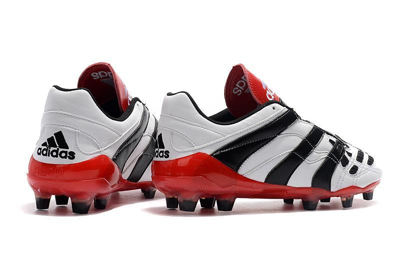 Chuteira Adidas Predator Accelerator Campo