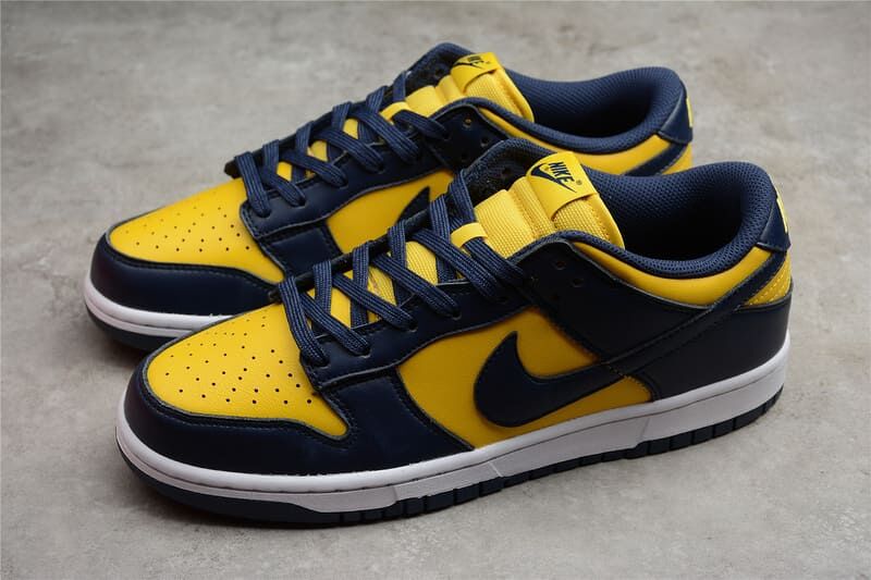 Nike SB Dunk Low Michigan