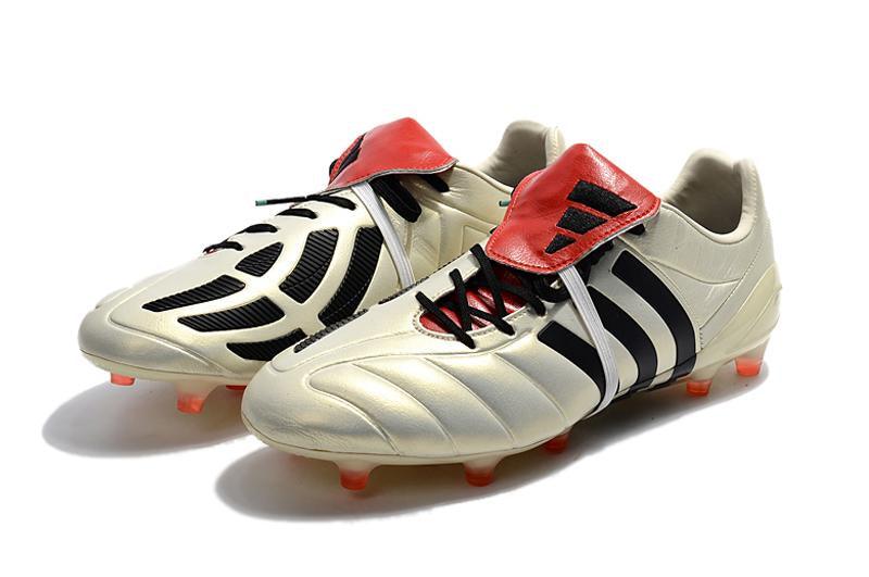 Chuteira Adidas Predator Mania Champagne Campo