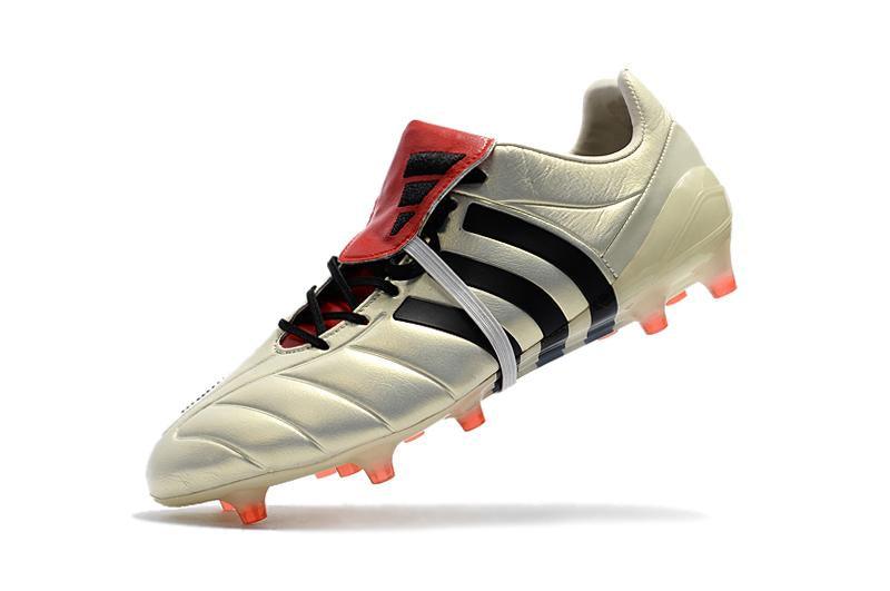 Chuteira Adidas Predator Mania Champagne Campo