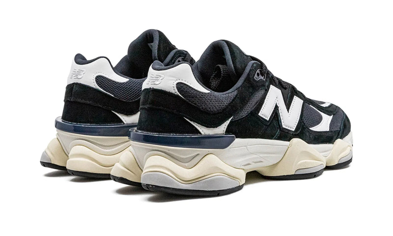 Tênis New Balance 9060 "Black White" Preto / Branco