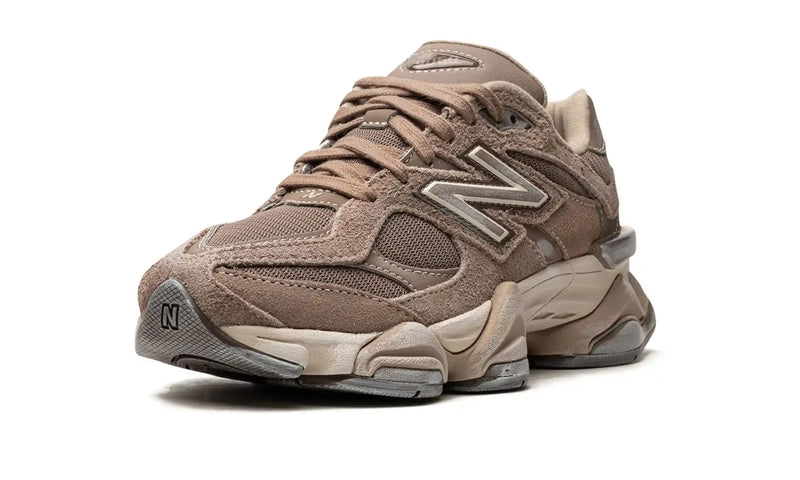 Tênis New Balance 9060 "Mushroom Brown" Marrom