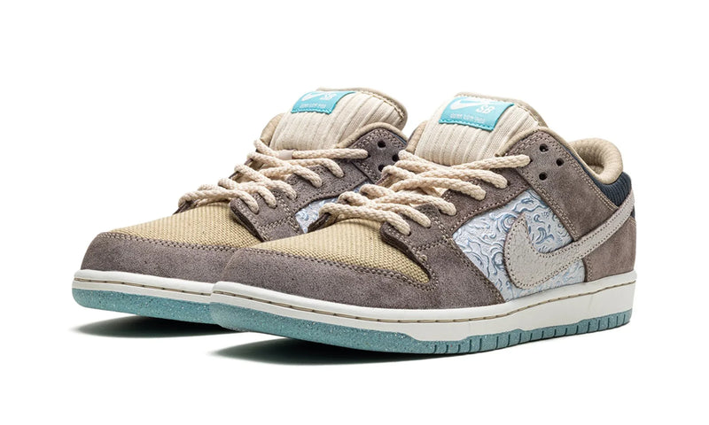 Tênis Nike Dunk Low SB "Big Money Savings" Marrom